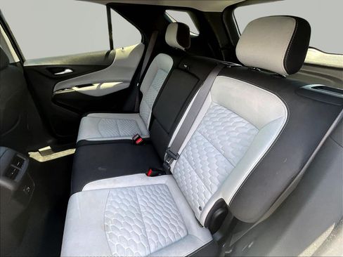 Used 2021 Chevrolet Equinox LS w/ LS Convenience Package FWD image 22