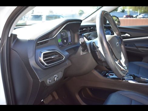 Used 2023 Chevrolet Bolt EUV Premier w/ Sun & Sound Package image 17