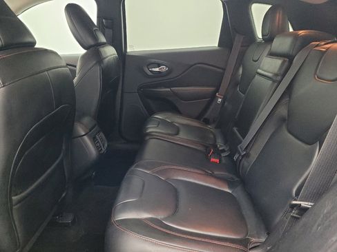 Used 2014 Jeep Cherokee Trailhawk w/ Comfort/Convenience Group image 18