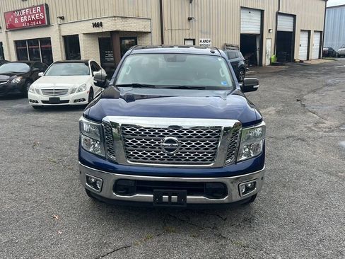 Used 2019 Nissan Titan SV w/ SV Convenience Package AWD/4WD image 2