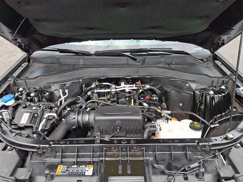 Certified 2023 Ford Explorer XLT AWD/4WD image 29