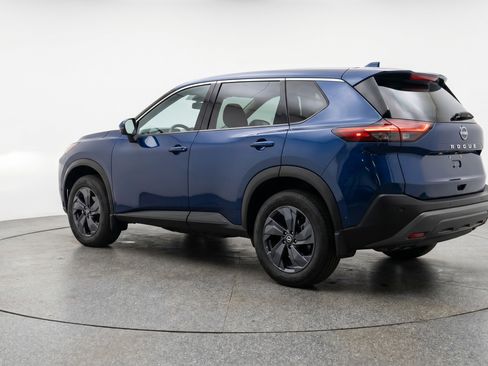 Used 2025 Nissan Rogue SV FWD image 6