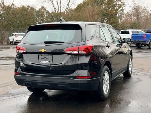 Used 2022 Chevrolet Equinox LS image 4