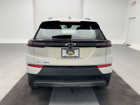 Used 2022 Chevrolet Bolt EUV LT w/ Convenience Package image 10