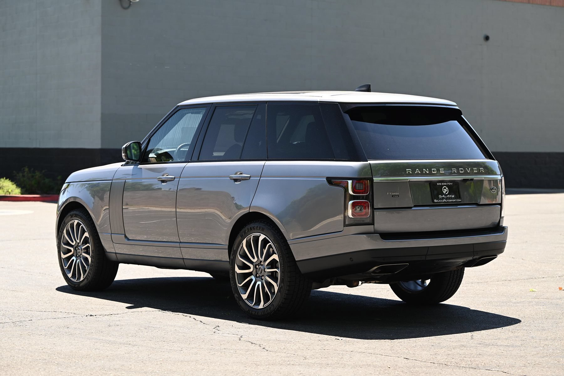 Used 2020 Land Rover Range Rover HSE AWD/4WD image 4