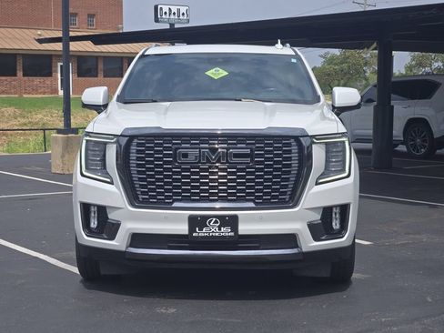 Used 2023 GMC Yukon XL Denali Ultimate AWD/4WD image 2