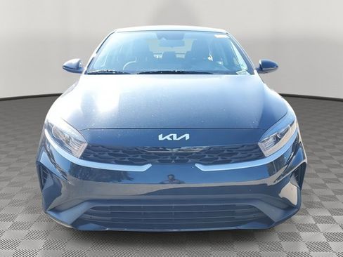 Used 2023 Kia Forte LXS image 2