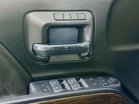 Used 2018 GMC Sierra 1500 Denali w/ Denali Ultimate Package image 18