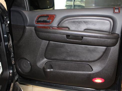 Used 2008 Cadillac Escalade AWD image 32