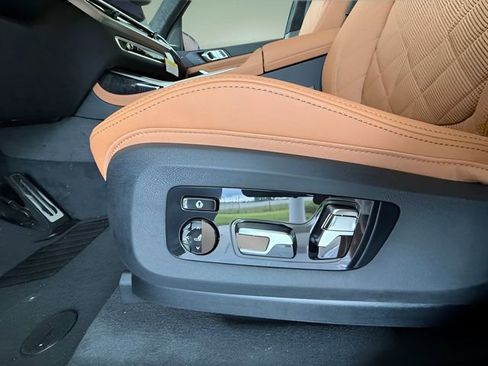 Used 2026 BMW X7 xDrive40i image 25