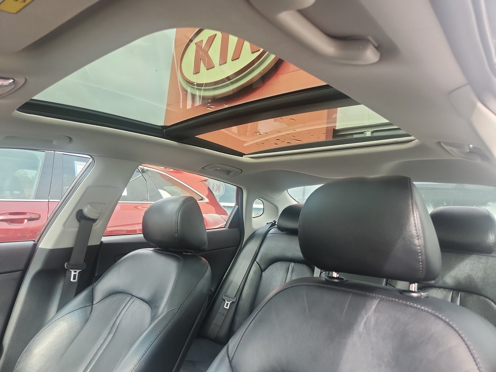 Used 2018 Kia Optima EX w/ Technology Package FWD image 4
