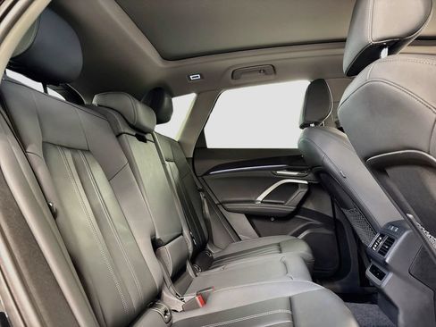 Certified 2025 Audi Q5 Premium w/ Convenience Package AWD/4WD image 16