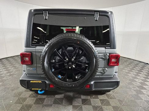 Used 2023 Jeep Wrangler Unlimited Sahara AWD/4WD image 4