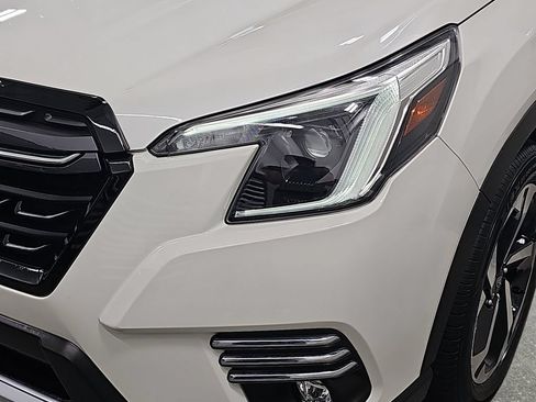 Used 2023 Subaru Forester Touring AWD/4WD image 33