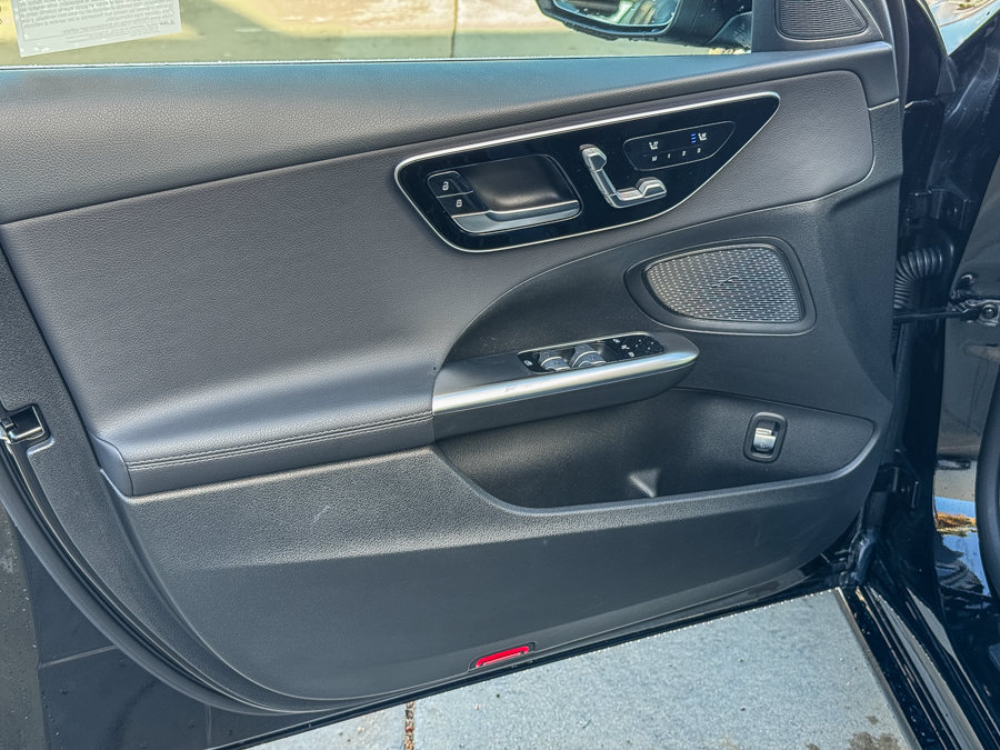 Used 2025 Mercedes-Benz C 300 Sedan image 20