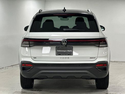 New 2026 Volkswagen Taos SE AWD/4WD image 4
