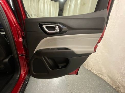 Used 2025 Jeep Compass Limited AWD/4WD image 24