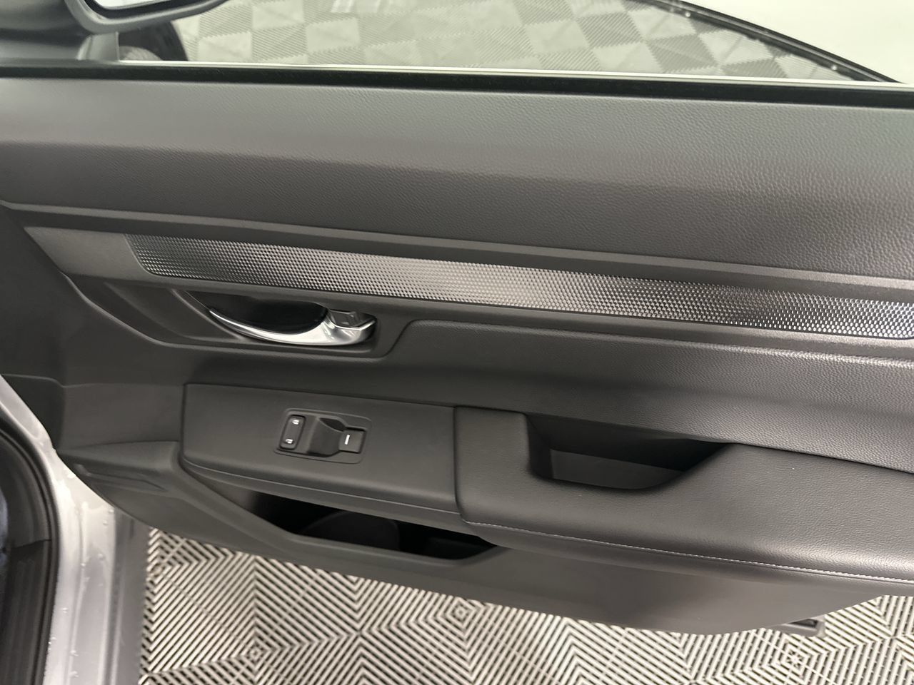 Used 2025 Honda CR-V EX image 24