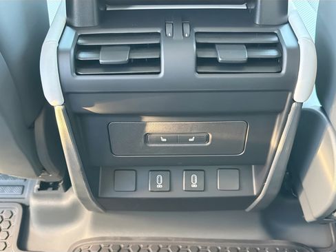 New 2026 Land Rover Defender 110 X-Dynamic SE image 19