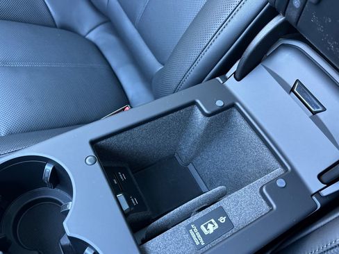 New 2026 Porsche Macan image 27