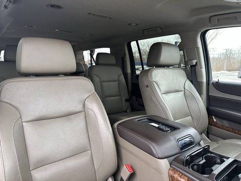 Used 2020 Chevrolet Suburban Premier image 9