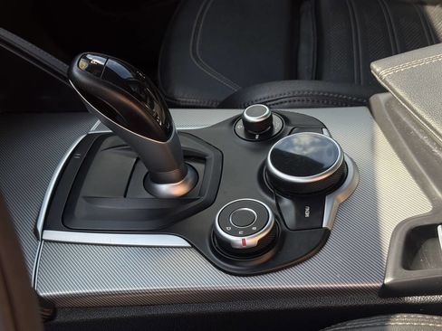 Used 2018 Alfa Romeo Stelvio Ti Sport image 30