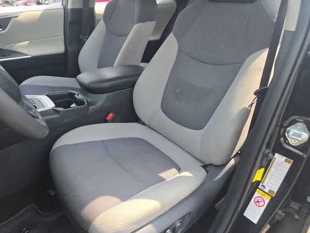 Used 2019 Toyota RAV4 XLE w/ Convenience Package FWD image 18
