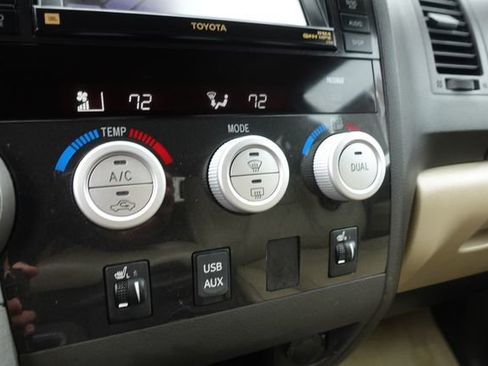 Used 2010 Toyota Tundra Limited image 22