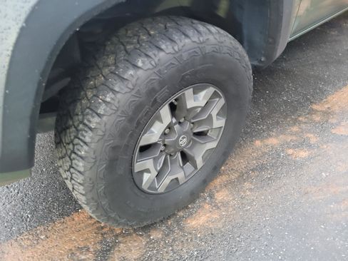 Used 2021 Toyota Tacoma TRD Off-Road image 4