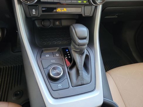 Certified 2025 Toyota RAV4 XLE image 23