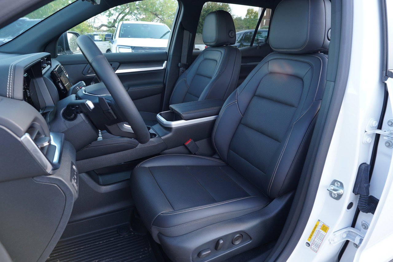 New 2027 GMC Terrain Elevation w/ Elevation Premium Package FWD image 18