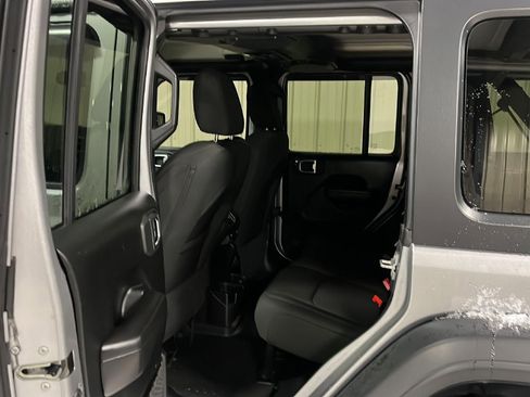 Used 2021 Jeep Wrangler Unlimited Sport image 8