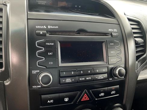 Used 2013 Kia Sorento LX AWD/4WD image 14