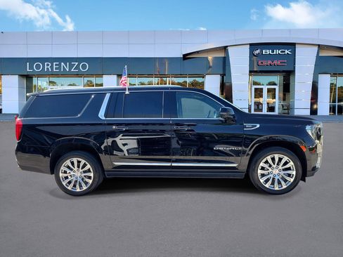 Used 2023 GMC Yukon XL Denali AWD/4WD image 4