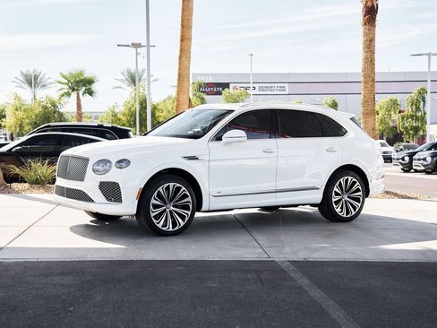 Used 2022 Bentley Bentayga image 4