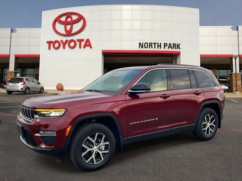 Used 2025 Jeep Grand Cherokee Limited w/ Luxury Tech Group II RWD image 1