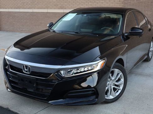Used 2018 Honda Accord LX image 5
