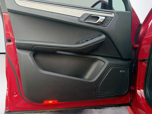 Used 2017 Porsche Macan GTS w/ Premium Package Plus image 21