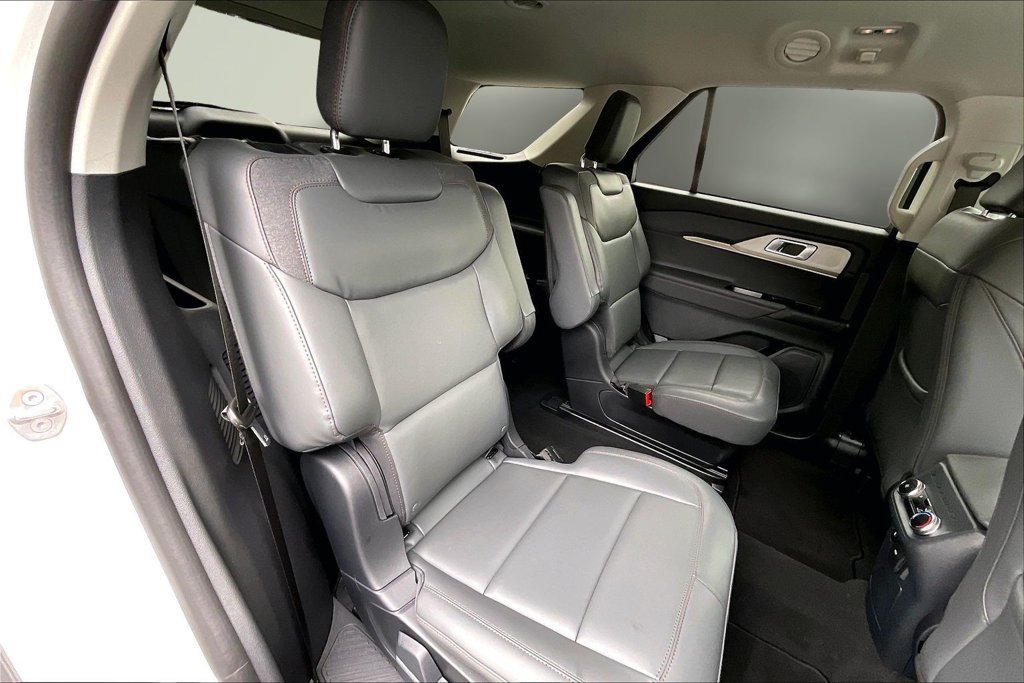 Used 2026 Ford Explorer Active w/ Active Comfort Package RWD image 26