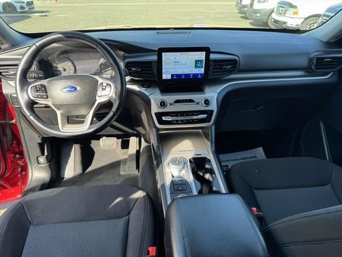 Certified 2022 Ford Explorer XLT image 7
