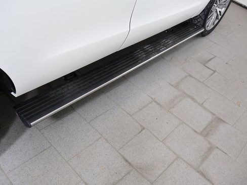 Used 2022 Ford Expedition Limited image 11