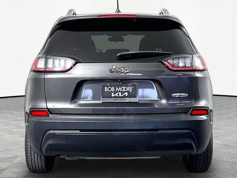 Used 2019 Jeep Cherokee Latitude Plus FWD image 5
