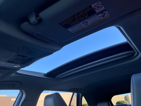 Used 2019 Toyota RAV4 Limited image 33