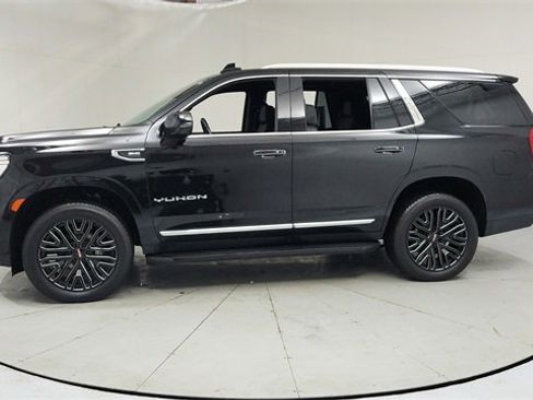 Used 2021 GMC Yukon SLT w/ SLT Luxury Plus Package image 2