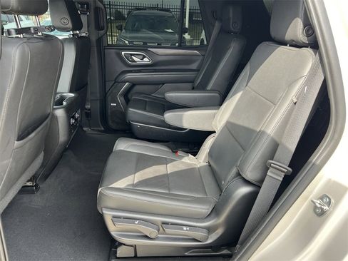 Used 2022 Chevrolet Tahoe LT w/ Luxury Package image 12