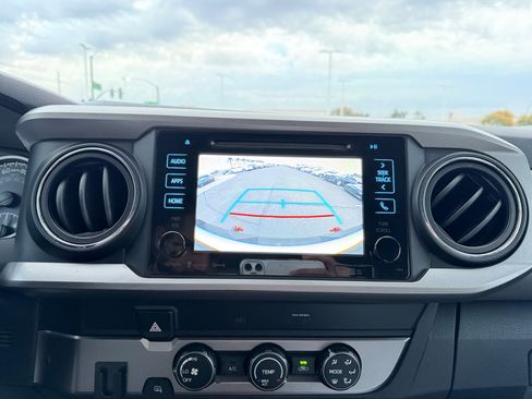 Used 2019 Toyota Tacoma SR5 image 29