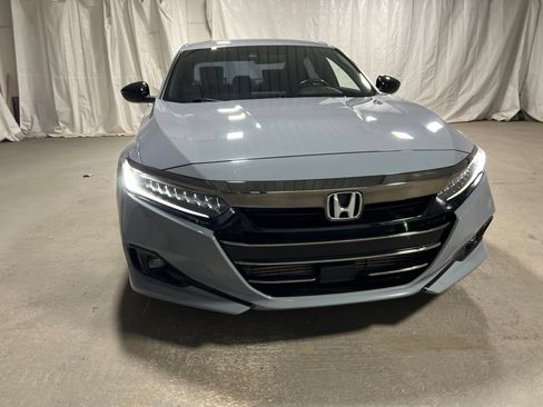Used 2021 Honda Accord Sport image 2