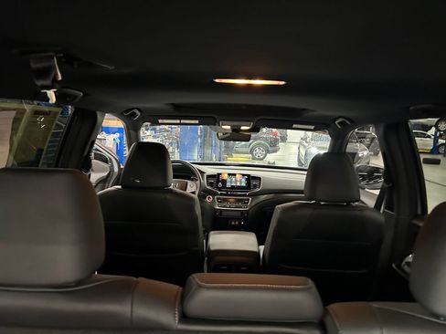 Used 2025 Honda Passport EX-L image 18