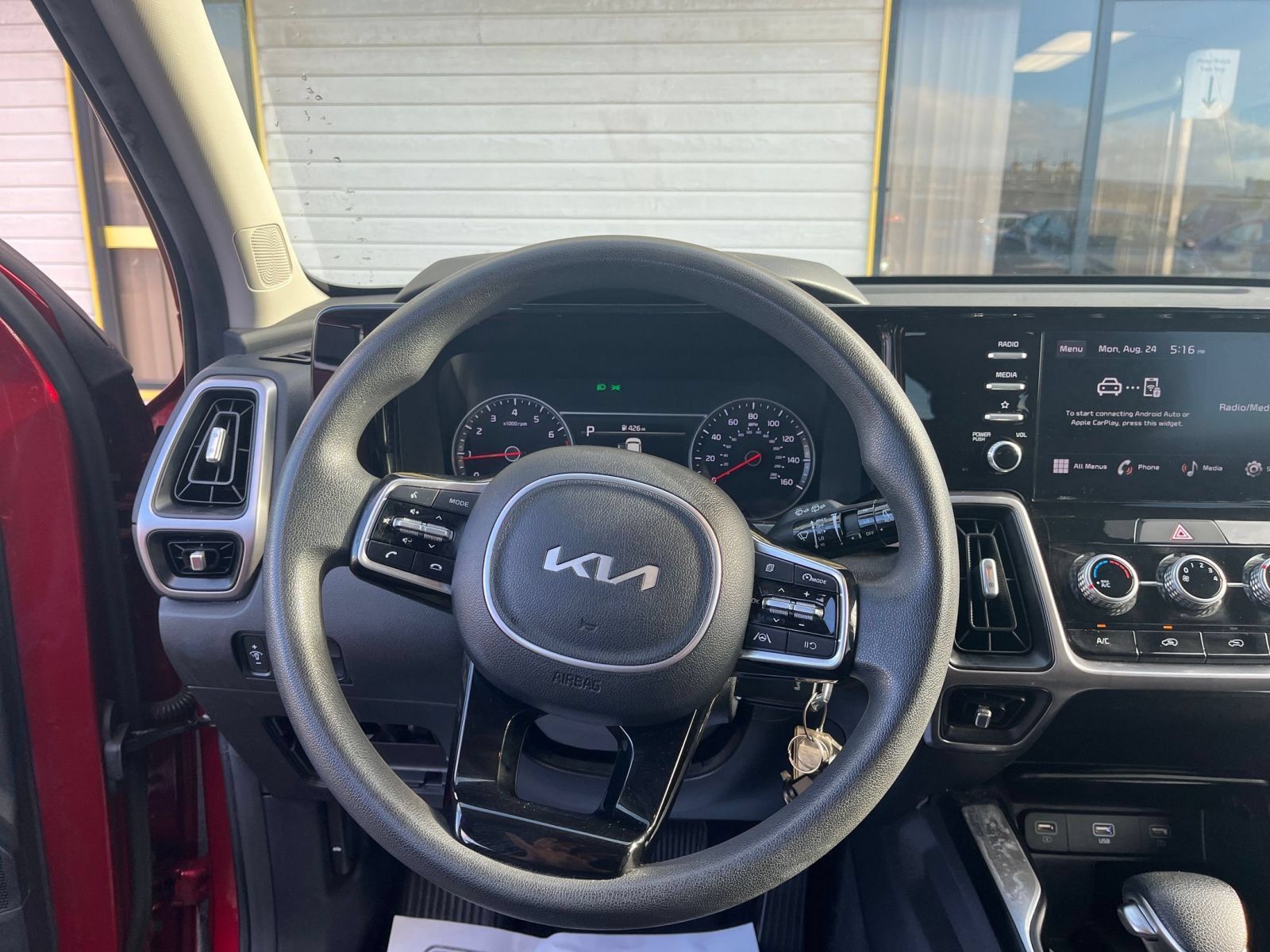 Used 2023 Kia Sorento LX FWD image 33