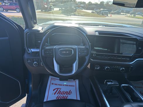 Used 2022 GMC Sierra 1500 Elevation image 9